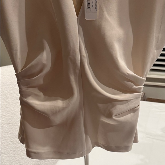 Glam Cream Blouse with Structured Shoulders - Picture 3 of 6